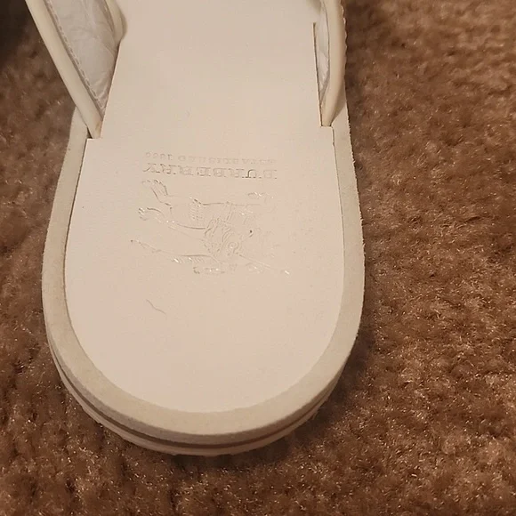 Burberry Classic Sandals - Picture 7 of 16